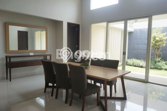 NEW LISTING! Rumah Premium di Blimbing, Luas 325m2m² LB 232m2m² NEW LISTING! Rumah Premium di Blimbing, Luas 325m2m² LB 232m2m²