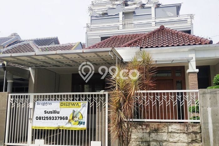 Rumah di , 3 KT, Dekat Pusat Kota, LT 130m2m² Bangunan 200m2m² Rumah di , 3 KT, Dekat Pusat Kota, LT 130m2m² Bangunan 200m2m²