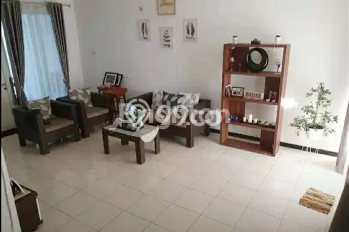 Disewakan! Rumah 3 Kamar Tidur &
2 Kamar Mandi di Sawojajar, Malang Disewakan! Rumah 3 Kamar Tidur &
2 Kamar Mandi di Sawojajar, Malang