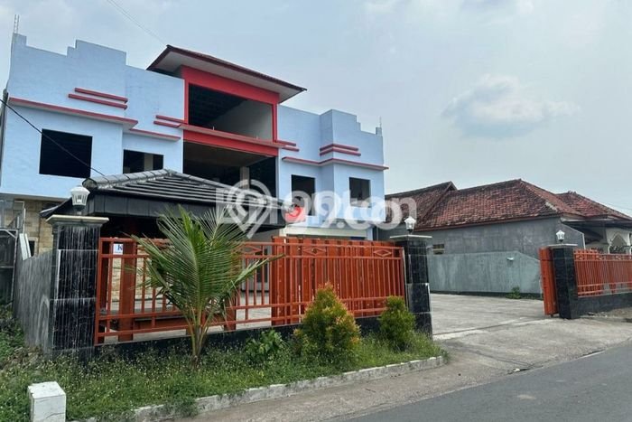 Lokasi Strategis! Dijual Komersial Bisnis di Prajurit Kulon, Mojokerto Kondisi Bagus Lokasi Strategis! Dijual Komersial Bisnis di Prajurit Kulon, Mojokerto Kondisi Bagus