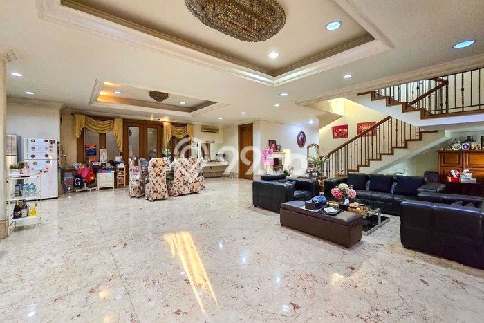 Jual Rumah Luas Megah Dengan View Cantik di Puri Indah, Jakarta Barat Jual Rumah Luas Megah Dengan View Cantik di Puri Indah, Jakarta Barat