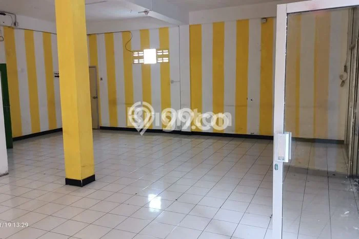 Ruko di Depok, Luas 110m², For Rent, Area Bisnis, Ready Untuk Dihuni Ruko di Depok, Luas 110m², For Rent, Area Bisnis, Ready Untuk Dihuni