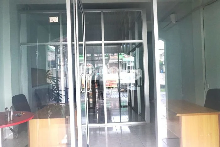 Ruko Disewakan Kawasan Depok, Luas 158m², Lokasi Premium Ruko Disewakan Kawasan Depok, Luas 158m², Lokasi Premium