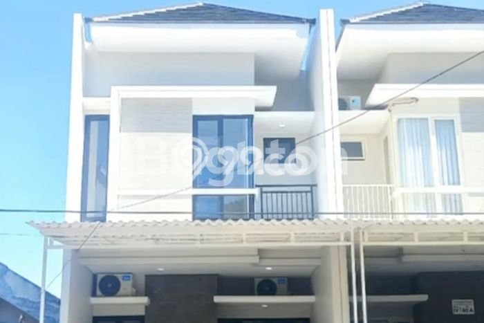 Rumah Luas Asri 3 KT Siap Huni di Kutisari Surabaya Rumah Luas Asri 3 KT Siap Huni di Kutisari Surabaya