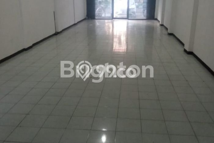 Disewakan Ruko di Pusat Kota Surabaya Ramai Strategis Disewakan Ruko di Pusat Kota Surabaya Ramai Strategis