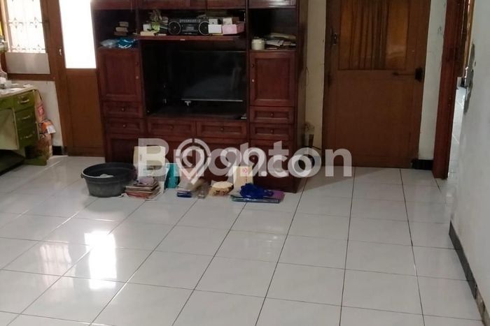Dijual Rumah Strategis Bagus Punya 4 KT di Wonokromo Surabaya - Dijual Rumah Strategis Bagus Punya 4 KT di Wonokromo Surabaya -