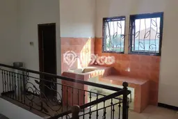 Disewakan Ruko di Pusat Kota Surabaya Ramai Strategis Disewakan Ruko di Pusat Kota Surabaya Ramai Strategis