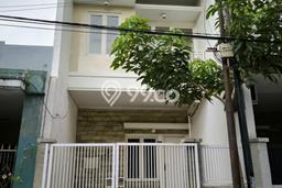 Dijual Hunian Rumah Terawat 3 KT di Surabaya Kota, Surabaya Dijual Hunian Rumah Terawat 3 KT di Surabaya Kota, Surabaya