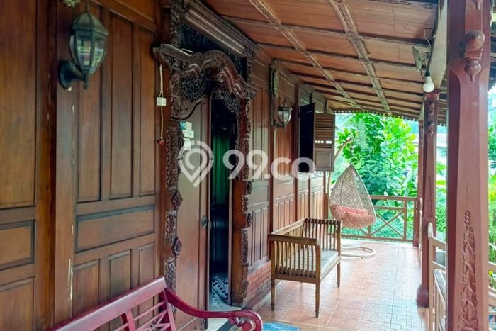 Rumah Elit LB 400m2 Siap Pakai Desain Elegan di Dago, Bandung Rumah Elit LB 400m2 Siap Pakai Desain Elegan di Dago, Bandung
