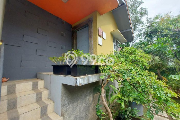 Dijual Cepat Rumah Bagus Siap Huni LB 161m2 di Antapani, Bandung Dijual Cepat Rumah Bagus Siap Huni LB 161m2 di Antapani, Bandung