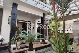 Rumah Elit LB 320m2 Siap Pakai Desain Elegan di Turangga, Bandung Rumah Elit LB 320m2 Siap Pakai Desain Elegan di Turangga, Bandung