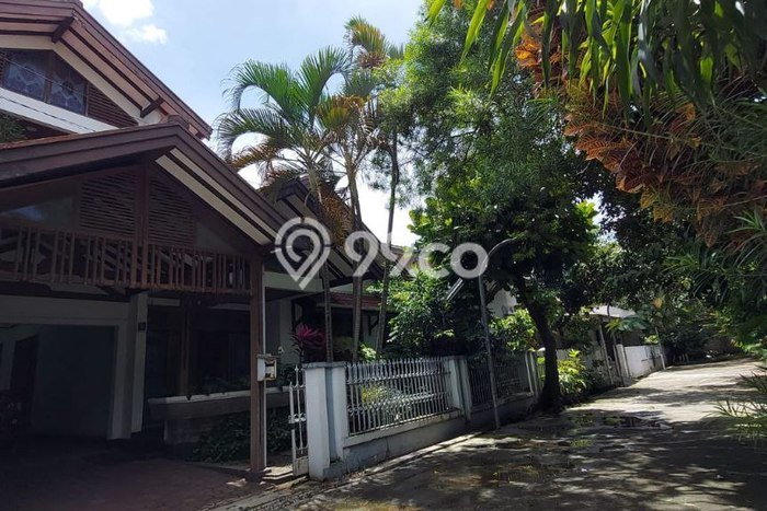 Dijual Cepat Rumah Bagus Siap Huni LB 220m2 di Kiaracondong, Bandung Dijual Cepat Rumah Bagus Siap Huni LB 220m2 di Kiaracondong, Bandung