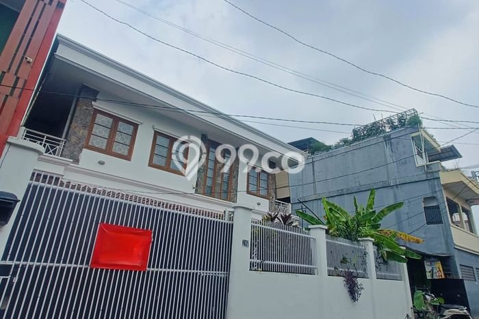 Disewakan! Rumah 5 Kamar Tidur &
3 Kamar Mandi di Cipete, Jakarta Selatan Disewakan! Rumah 5 Kamar Tidur &
3 Kamar Mandi di Cipete, Jakarta Selatan