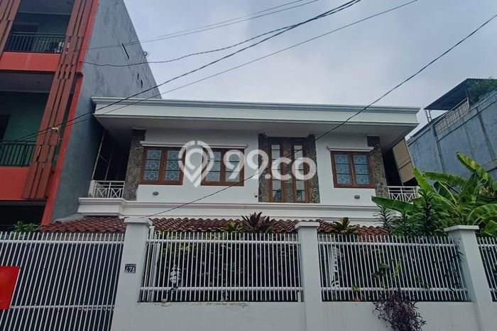 Disewakan! Rumah 5 Kamar Tidur &
3 Kamar Mandi di Cipete, Jakarta Selatan Disewakan! Rumah 5 Kamar Tidur &
3 Kamar Mandi di Cipete, Jakarta Selatan