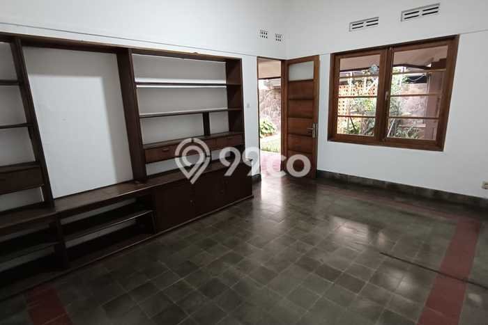 Rumah Elit Modern Tanpa Renovasi di Sayap Dago Bandung Rumah Elit Modern Tanpa Renovasi di Sayap Dago Bandung