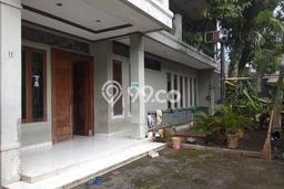 Rumah di , 1 KM, Dekat Fasilitas Umum, Luas 150m2m² LB 100m2m² Rumah di , 1 KM, Dekat Fasilitas Umum, Luas 150m2m² LB 100m2m²