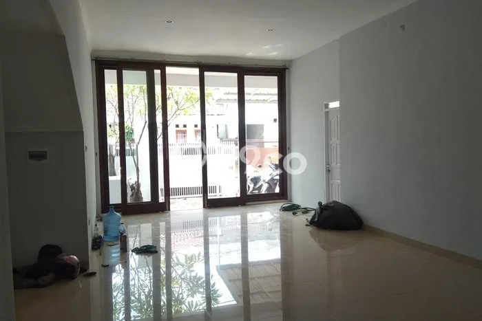 Disewakan! Rumah 3 Kamar Tidur &
1 Kamar Mandi di Burangrang, Bandung Disewakan! Rumah 3 Kamar Tidur &
1 Kamar Mandi di Burangrang, Bandung