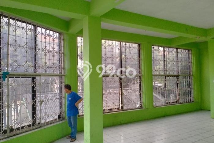 Ruko Dijual di Prime Area Jakarta Barat Luas 214m2 Ruko Dijual di Prime Area Jakarta Barat Luas 214m2