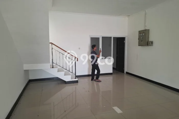 Area Ramai! Ruko Dijual di Legok untuk Bisnis Luas Bangunan 150m2 Area Ramai! Ruko Dijual di Legok untuk Bisnis Luas Bangunan 150m2