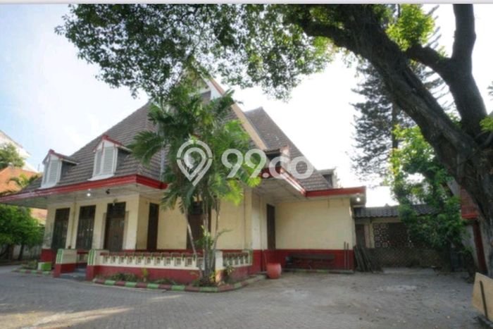 Disewakan Rumah Strategis di Diponegoro LT 950m2 / LB 600m2 Kondisi Bagus Disewakan Rumah Strategis di Diponegoro LT 950m2 / LB 600m2 Kondisi Bagus