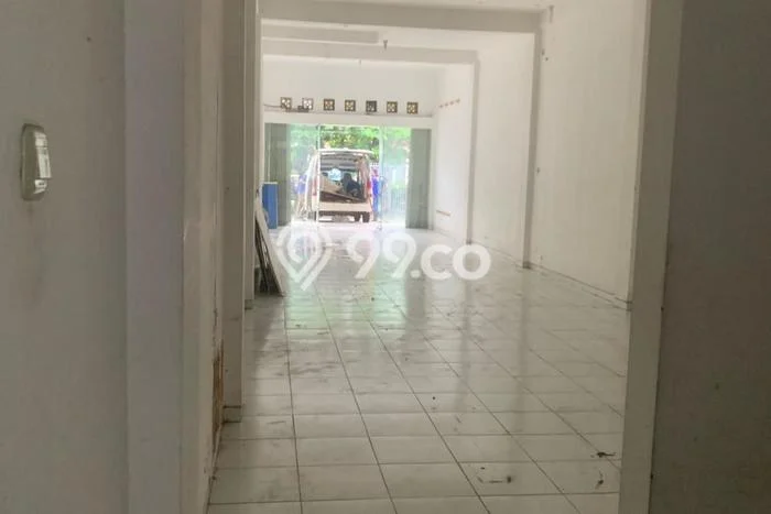 Ruko paling strategis disewakan di Tenggilis Mejoyo Surabaya Ruko paling strategis disewakan di Tenggilis Mejoyo Surabaya