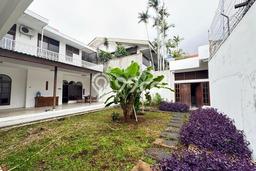 For Sale! Luxury House LT 556m2 Desain Elegan di Mampang For Sale! Luxury House LT 556m2 Desain Elegan di Mampang