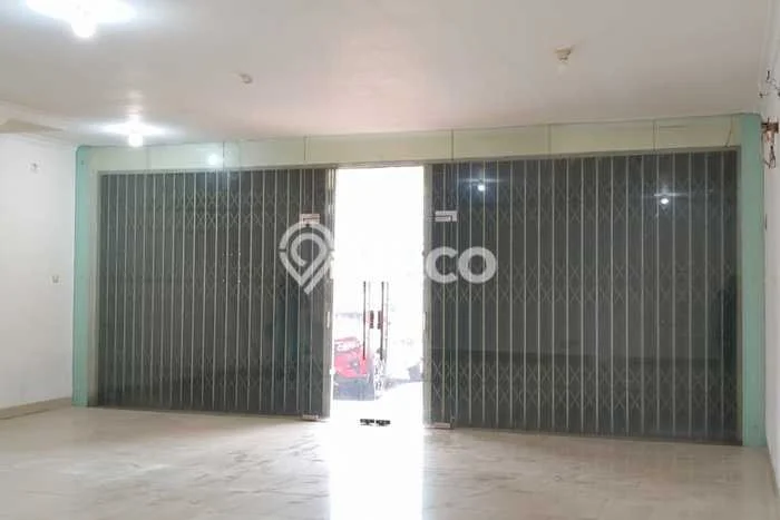 Ruko Disewa di Bekasi dengan LB 200m2 Area Komersial Ramai Ruko Disewa di Bekasi dengan LB 200m2 Area Komersial Ramai