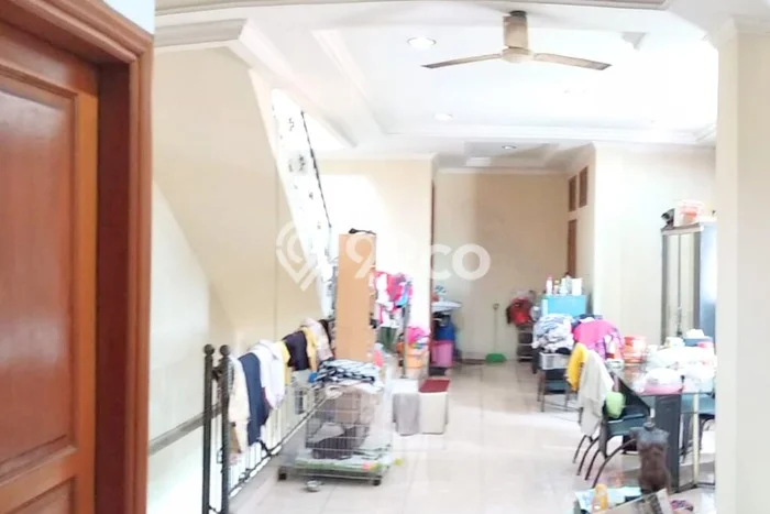 Ruko Disewa di Kebayoran Lama, Jakarta Selatan, LT 192m2 / LB 276m2 Ruko Disewa di Kebayoran Lama, Jakarta Selatan, LT 192m2 / LB 276m2