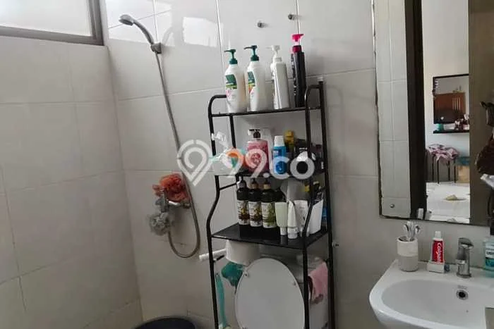 Rumah Strategis Modern Lb 84m2 di BSD, Tangerang Selatan Rumah Strategis Modern Lb 84m2 di BSD, Tangerang Selatan
