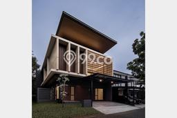 Ready to Use! Luxury House LT 234m2 Desain Elegan di BSD Ready to Use! Luxury House LT 234m2 Desain Elegan di BSD