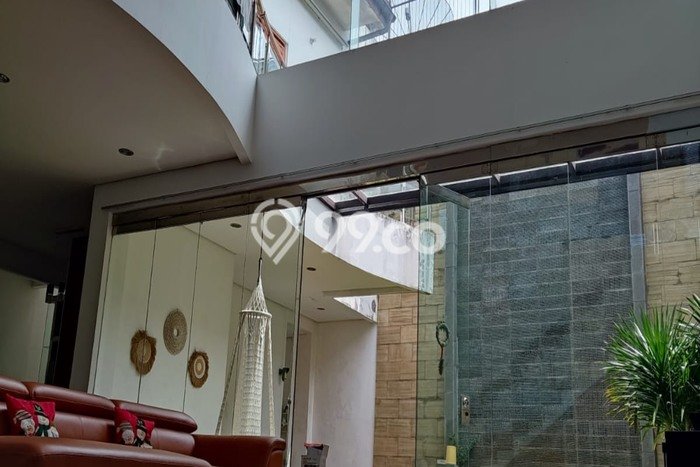 Rumah Elit Modern Tanpa Renovasi di Sukahaji Bandung Rumah Elit Modern Tanpa Renovasi di Sukahaji Bandung