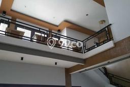 Rumah Mewah Siap Huni LT 400m2 di Wonocolo, Surabaya Rumah Mewah Siap Huni LT 400m2 di Wonocolo, Surabaya