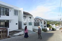 Rumah dengan Lokasi Strategis 3 KT di Cimenyan, Bandung Rumah dengan Lokasi Strategis 3 KT di Cimenyan, Bandung