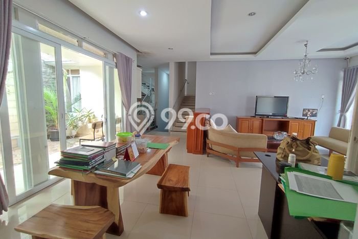 Rumah Mewah LB 200m2 Siap Huni Desain Elegan di Setiabudi, Bandung Rumah Mewah LB 200m2 Siap Huni Desain Elegan di Setiabudi, Bandung