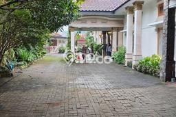 Rumah Elit LB 950m2 Siap Pakai Desain Elegan di Cigadung, Bandung Rumah Elit LB 950m2 Siap Pakai Desain Elegan di Cigadung, Bandung
