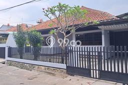 HUNIAN PREMIUM! Rumah kawasan , 2 KM, Area Berkembang, LT 300m2m² LB 270m2m² HUNIAN PREMIUM! Rumah kawasan , 2 KM, Area Berkembang, LT 300m2m² LB 270m2m²