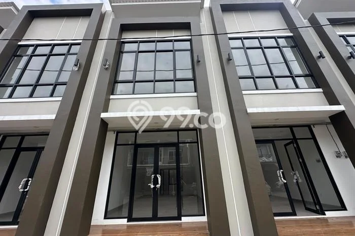 Area Ramai! Ruko Dijual di Curug untuk Bisnis Luas Bangunan 83m2 Area Ramai! Ruko Dijual di Curug untuk Bisnis Luas Bangunan 83m2