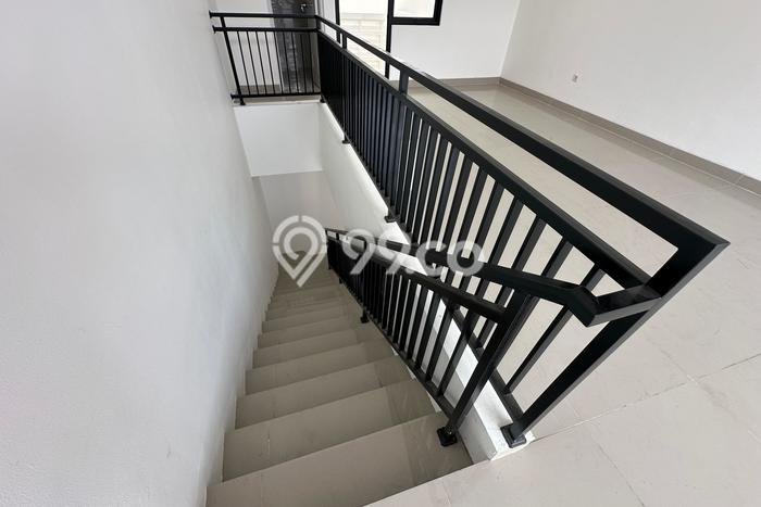 Area Ramai! Ruko Dijual di Curug untuk Bisnis Luas Bangunan 83m2 Area Ramai! Ruko Dijual di Curug untuk Bisnis Luas Bangunan 83m2