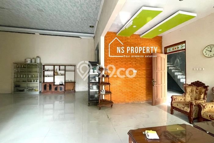 PROPERTI PILIHAN! Rumah di Ngemplak, LT 240m2m² Bangunan 200m2m² PROPERTI PILIHAN! Rumah di Ngemplak, LT 240m2m² Bangunan 200m2m²