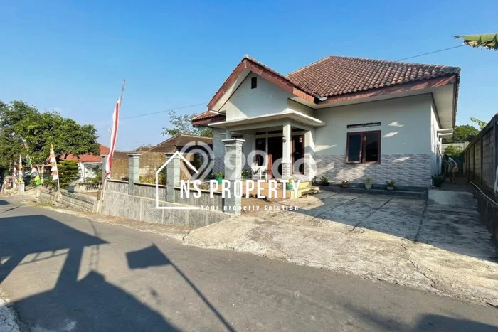 PENAWARAN TERBAIK! Rumah Premium area , LT 345m2m² LB 220m2m² PENAWARAN TERBAIK! Rumah Premium area , LT 345m2m² LB 220m2m²