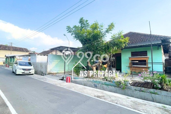 PRIME LOCATION! Rumah Berkembang area Kartasura, Luas 208m2m² LB 125m2m² PRIME LOCATION! Rumah Berkembang area Kartasura, Luas 208m2m² LB 125m2m²