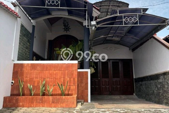 For Sale! Premium House LT 267m2 Desain Elegan di Karang Rejo For Sale! Premium House LT 267m2 Desain Elegan di Karang Rejo