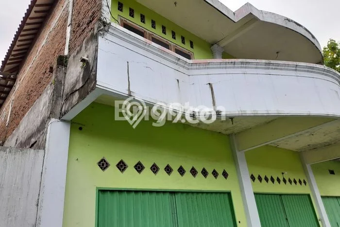 Ruko Dijual di Sragen LT 700m2 & LB 500m2 Lokasi Terbaik! Ruko Dijual di Sragen LT 700m2 & LB 500m2 Lokasi Terbaik!