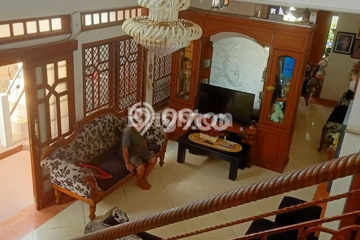 For Sale! Premium House LT 267m2 Desain Elegan di Karang Rejo For Sale! Premium House LT 267m2 Desain Elegan di Karang Rejo