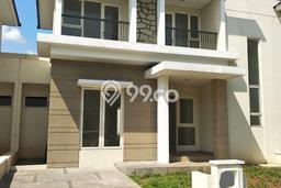 KESEMPATAN EMAS! Rumah area , Tangerang, Luas 180m2m² Bangunan 130m2m² KESEMPATAN EMAS! Rumah area , Tangerang, Luas 180m2m² Bangunan 130m2m²