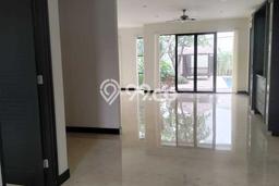Hunian Asri 6 KT di Cipete, Jakarta Selatan - Luas Tanah 685m2m² Hunian Asri 6 KT di Cipete, Jakarta Selatan - Luas Tanah 685m2m²
