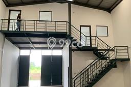 Gudang di Pasar Kemis, Luas 366m², Akses Strategis, Ready Usaha Gudang di Pasar Kemis, Luas 366m², Akses Strategis, Ready Usaha