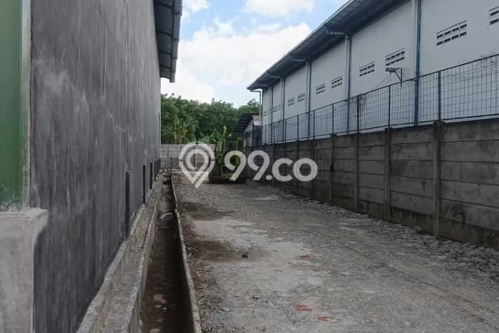 Disewakan Gudang di Kawasan Ramai Tangerang Kota Luas 1200m2 Disewakan Gudang di Kawasan Ramai Tangerang Kota Luas 1200m2