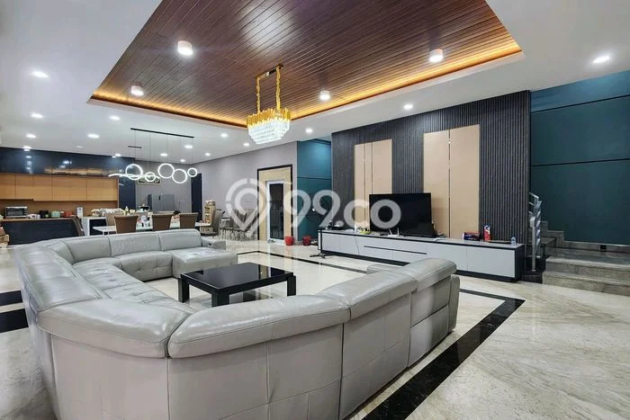 Sewa Rumah Strategis di Pantai Indah Kapuk LT 450m2 / LB 1200m2 Siap Huni Sewa Rumah Strategis di Pantai Indah Kapuk LT 450m2 / LB 1200m2 Siap Huni