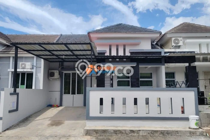 Rumah Cantik Siap Huni Di Batam Kota Luas 180m2 Lokasi Strategis Rumah Cantik Siap Huni Di Batam Kota Luas 180m2 Lokasi Strategis